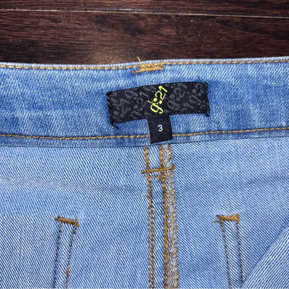 Button up denim mini skirt - Picture 3 of 3